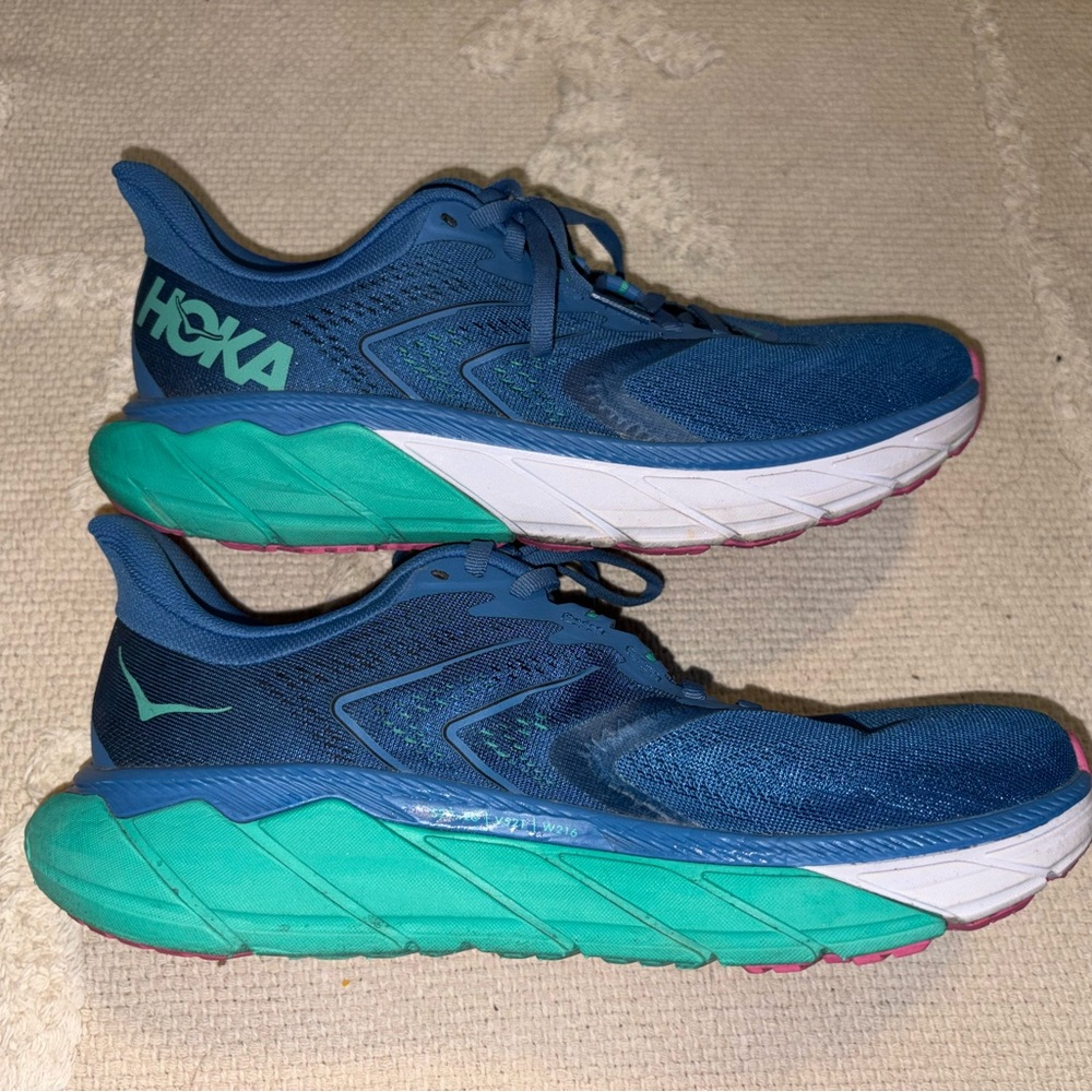 Blue Hoka Arahi 5 Women’s Size 9B